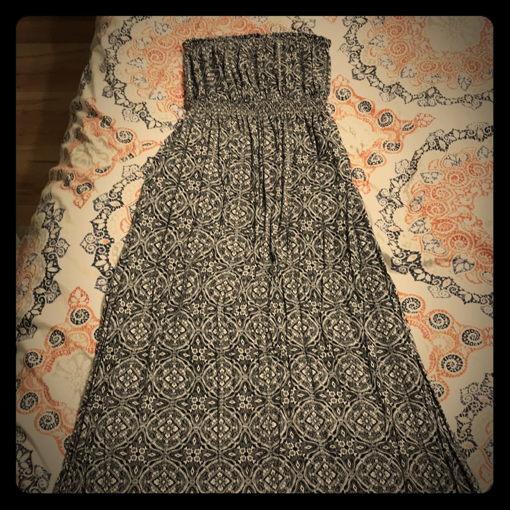Small strapless maxi